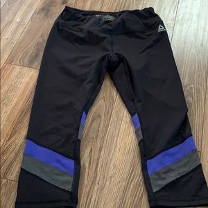 Medium Reebok workout crop leggings